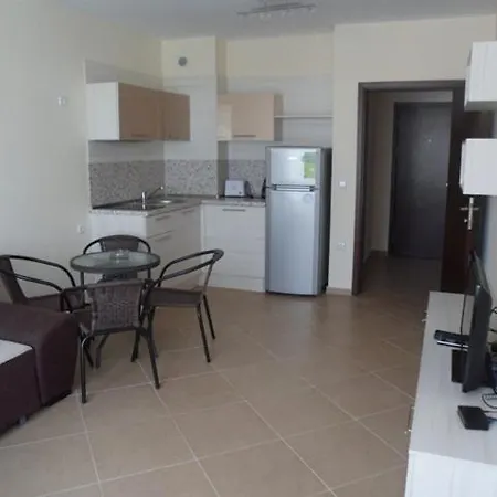 Sun & Sea Apartment *
